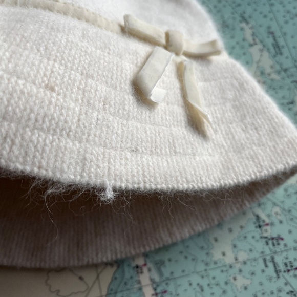 NWT Gap White Rabbit Bucket Hat - Picture 2 of 6